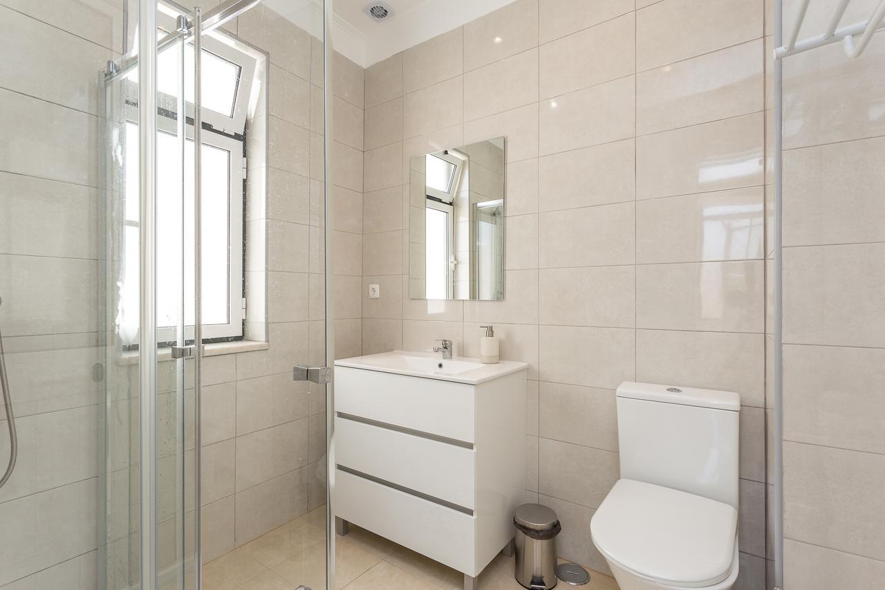 World Travelers Hotel Lisbon Bagian luar foto